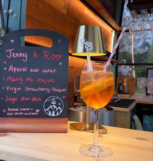 Cocktails on tap? Yes please!!! We can offer a range of cocktails premixed on tap including Mojitos and Aperol Spritz! 🍊🍃 These tend to go perfectly alongside our Shot Skis🎿 😏